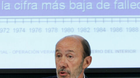 Rubalcaba pide a la Guardia Civil de Tr&aacute;fico que haga cumplir la Ley
