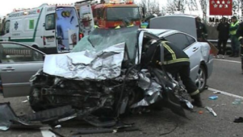 Mueren dieciséis personas en las carreteras durante el fin de semana Mueren dieciséis personas en las carreteras durante el fin de semana