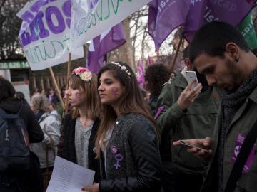 Las mujeres protestan en Madrid por la desigualdad y contra la violencia machista