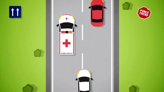 Frame 41.091103 de: Qué es lo que no debemos hacer si vemos una ambulancia Frame 41.091103 de: Qué es lo que no debemos hacer si vemos una ambulancia