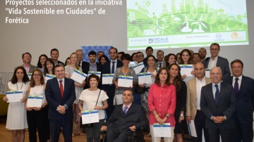 Foto de grupo de las iniciativas seleccionadas por Forética