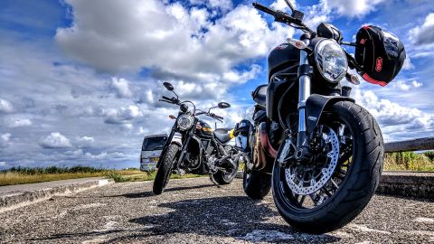 Los accidentes de moto causan cinco veces más muertes que los de coche 
