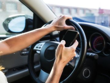 telefono-movil-volante-sancion-2016-01.jpg