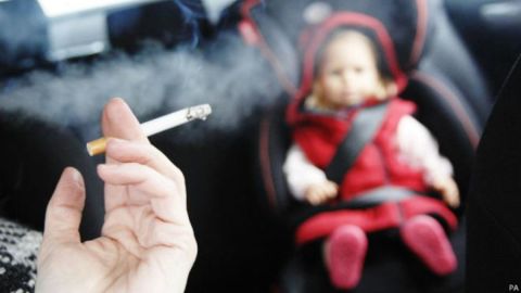 fumar_en_el_coche
