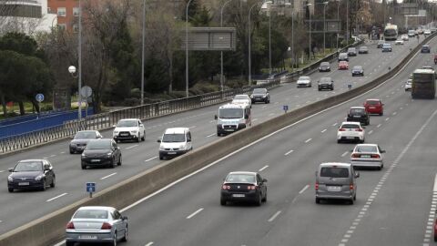 Tráfico de entrada en Madrid por la A-5, carretera de Extremadura, a la altura de Cuatro Vientos