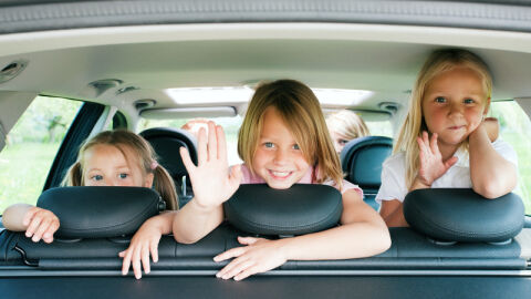 Decálogo para viajar con niños de manera segura este verano
