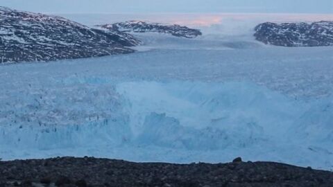 Un iceberg de m&aacute;s de seis kil&oacute;metros se separa de un glaciar en Groenlandia 