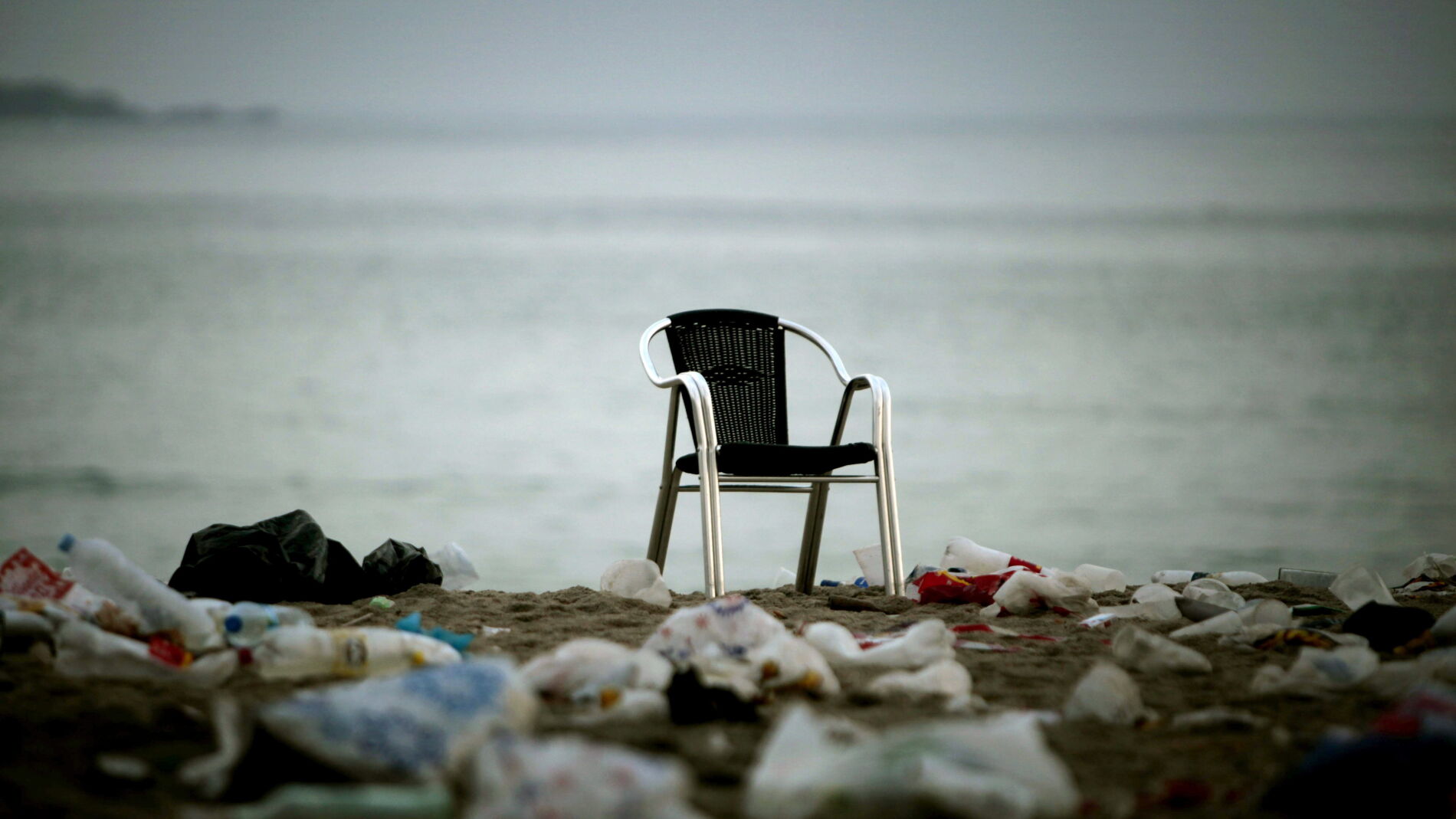 La basura en las playas de las islas del Mediterráneo se triplica en verano