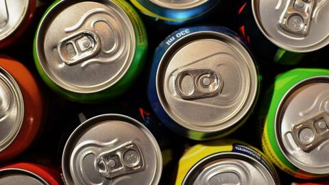 Latas de bebida