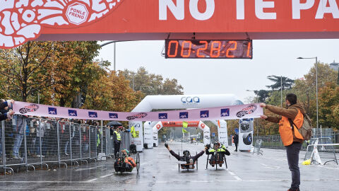 La llegada a la meta de 10ª Carrera Ponle Freno de Madrid de los HandBike La llegada a la meta de 10ª Carrera Ponle Freno de Madrid de los HandBike
