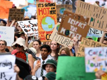 Jóvenes australianos se manifiestan como parte de las protestas de Fridays For Future