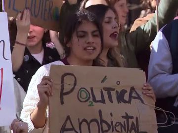 'Fridays for future', la concentración de estudiantes contra el cambio climático llega a Madrid