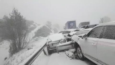 Noticias fin de semana (06-04-19) Restablecido el tráfico en la A-1 tras el accidente múltiple de este viernes