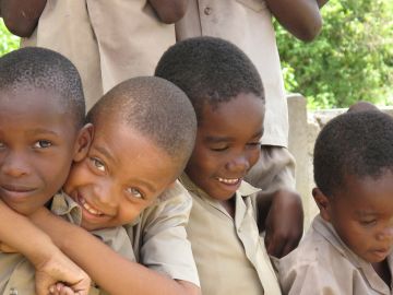 Ni&ntilde;os en Jamaica