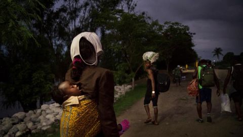 Mujeres africanas con sus beb&eacute;s