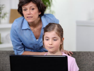 Los ni&ntilde;os necesitan acompa&ntilde;amiento en su crecimiento digital para una navegaci&oacute;n segura.