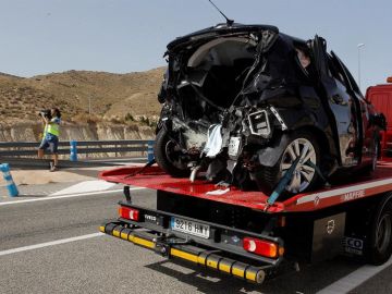 Vista de uno de los veh&iacute;culos implicados en el accidente de tr&aacute;fico