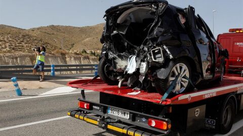 Vista de uno de los veh&iacute;culos implicados en el accidente de tr&aacute;fico