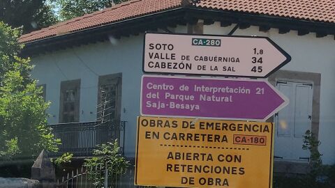 Señal de obras de emergencia innecesaria Desde el 12 de mayo están abiertos los dos carriles en la CA180, a la altura de Ruente. No se están ejecutando obras en la carretera, y las señales situadas en Cabezón de la Sal y en el Puente Santa Lucía, que hacían referencia a dichas obras han sido tapadas.