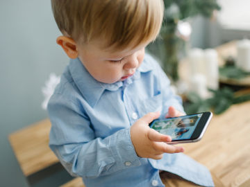 No existen los nativos digitales, los niños captan las habilidades mediante el aprendizaje informal No existen los nativos digitales, los niños captan las habilidades mediante el aprendizaje informal