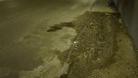 Buenas a todos, me gustaría denunciar que esta carretera que pasa por debajo del puente de la estación de tren de la Garena(Avenida Carlos III), en Alcalá de Henares lleva con fugas de agua, socabones en la carretera y desniveles brutales durante mas de dos años. Lo unico que hacen es poner parches mal puestos y nunca arreglarlo bien, además destacar la continua fuga de agua durante años. Pero lo mas importante es que al estar el carril derecho en tal mal estado, los coches que van en ese carril invanden MUY frecuentemente el carril izquierdo y ya ha habido problemas por este hecho, dado que en hora punta se convierte en un peligro.