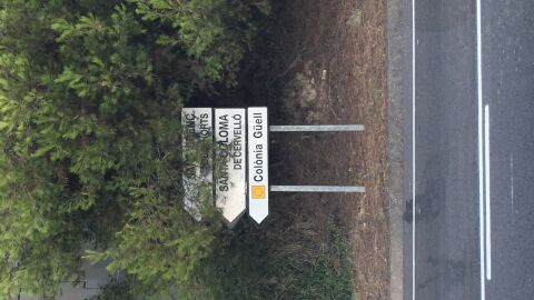 No se ve bien la señal situada en la carretera Sant viçent dels horts, a la altura de la gasolinera oasis en Sant boi de Llobregat, gracias