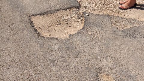 El estado general del trayecto de Baños de Valdearados a Tubilla del Lago es lamentable, está lleno de socavones que pueden provocar un accidente en cualquier momento