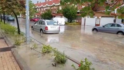 Fuertes tormentas provocan inundaciones e incidencias en el centro peninsular Fuertes tormentas provocan inundaciones e incidencias en el centro peninsular.