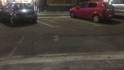 No existe señal vertical del ceda el paso y el que hay pintado en el suelo está medio borrado siendo casi imposible verlo sin fijarse. Está situado en el cruce de la calle “la mujer palentina” con la calle “barrantes” en Palencia.