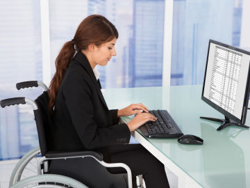 Las nuevas tecnolog&iacute;as permiten trabajar sin desplazarse facilitando la inclusi&oacute;n laboral de discapacitados 