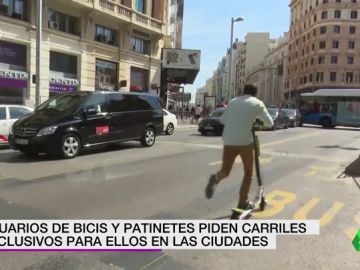Asociaciones de usuarios de bicicletas y patinetes piden carriles exclusivos 