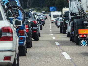 Imagen de archivos de coches en carretera