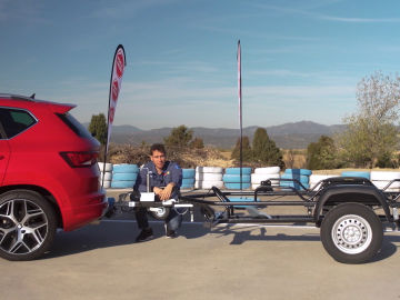 Como enganchar un remolque ligero al coche