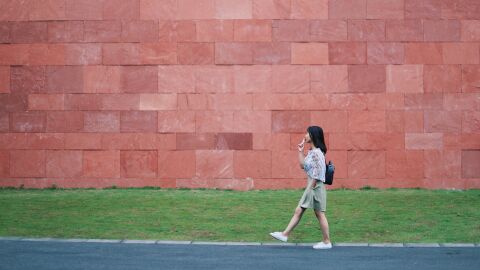Mujer caminando