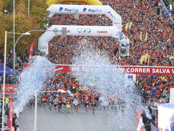 Los primeros corredores de la 11 ª Carrera Ponle Freno de Madrid
