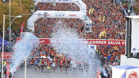 Los primeros corredores de la 11 ª Carrera Ponle Freno de Madrid
