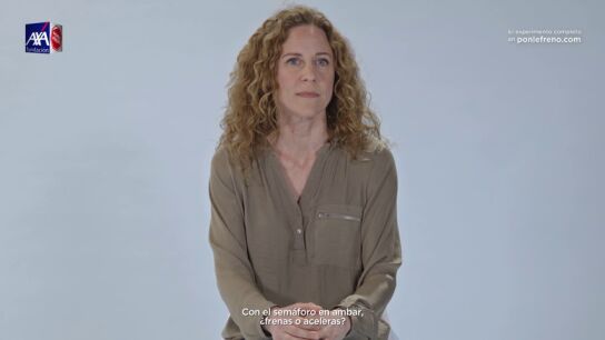 Con el semáforo en ámbar, ¿frenas o aceleras?