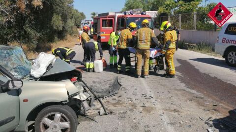 El pasado martes, sobre las 16 horas de la tarde, se produjo un accidente entre dos turismos en la carretera La Marina en la ciudad de Elche dejando cinco heridos.