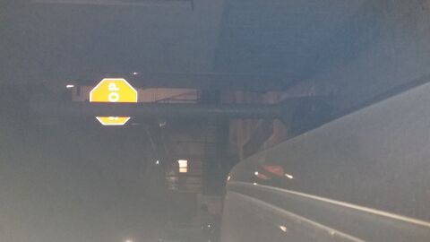 Se&ntilde;al y acera tapadas