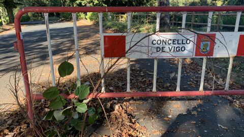 socav&oacute;n solucionado con valla