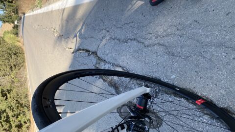 Denuncia recibida Grietas en carretera
