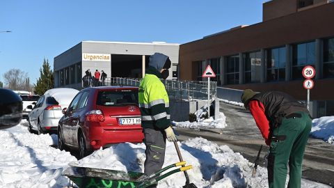 Nieve hoy en Madrid, Aragón, Cataluña y Castilla - La Mancha: carreteras cortadas y últimas noticias de la ola de frío en España