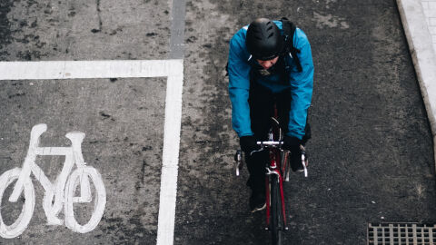 Adelantamiento a ciclistas
