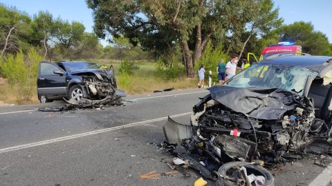 Estado en el que han quedado los dos vehículos implicados en el accidente de la N-332 en Santa Pola.