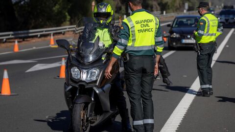 Así es la campaña especial de vigilancia y control de las motos de la DGT