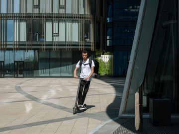 Ser&aacute; obligatorio usar el patinete con casco