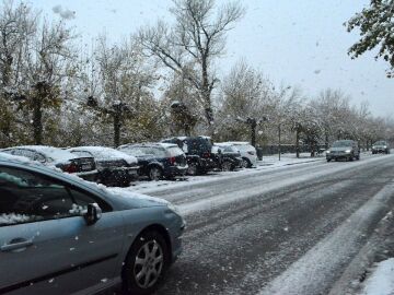 La DGT pide adelantar su regreso a las personas que est&eacute;n de puente en la mitad norte por riesgo de nevadas