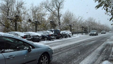 La DGT pide adelantar su regreso a las personas que estén de puente en la mitad norte por riesgo de nevadas La DGT pide adelantar su regreso a las personas que estén de puente en la mitad norte por riesgo de nevadas