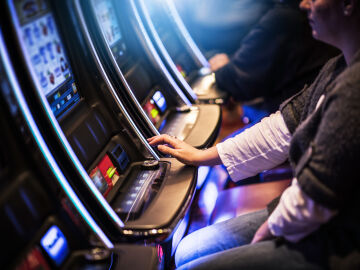 En Espa&ntilde;a, uno de cada cuatro menores de edad apuesta a juegos de azar.