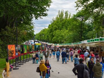 T&iacute;tulos sobre tecnolog&iacute;a, redes e internet que comprar en la Feria del Libro 2022